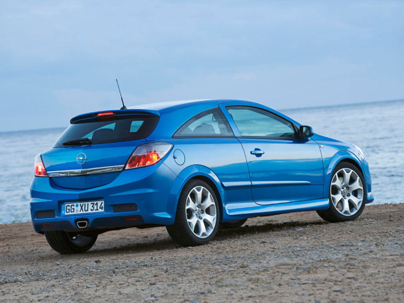 Asrta H GTC OPC, заряженная версия 3-дверного хэтчбека с 2.0-литровым турбомотором.