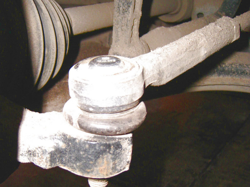 Рулевые наконечники - слабое место,  многие приписывают их к расходным материалам.