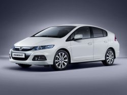 Обновлённый гибрид Honda Insight к премьере готов