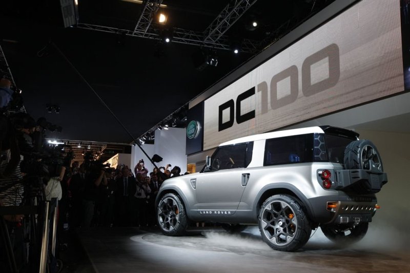 Land Rover Defender DC100
