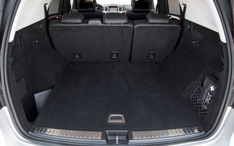 Гибко вариабельное погрузочное пространство аккуратно отделано, но по вместимости уступает самым сильным из конкурентов.