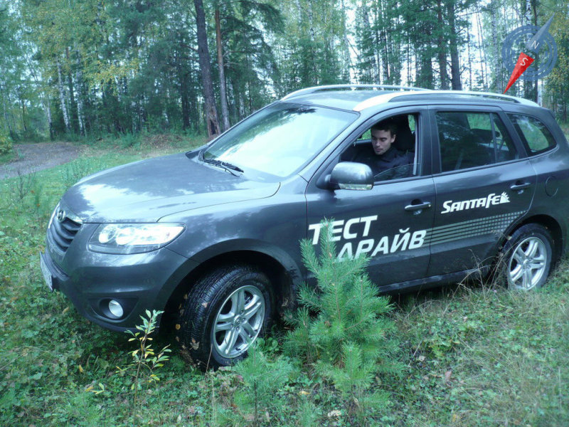 На лесных дорожках управлять этим автомобилем скучно до зевоты – он просто едет и не требует никаких манипуляций газом и борьбы с электронными помощниками