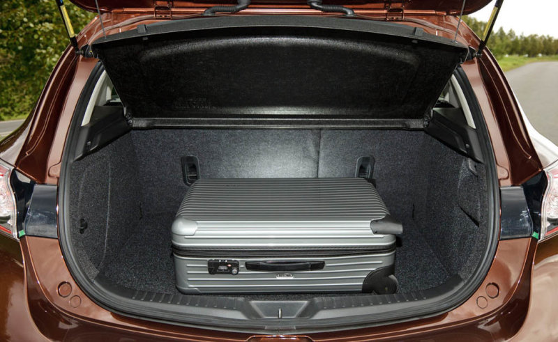 У «хэтчбека» вместительный и удобный багажник.