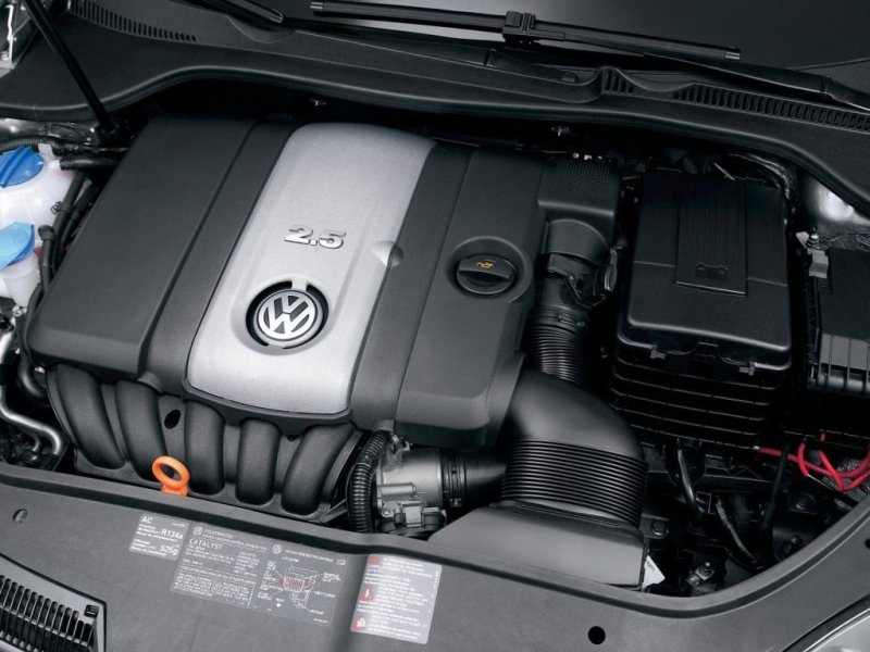 Такой 2.5-литровый мотор встречается только на моделях, привезенных из США.