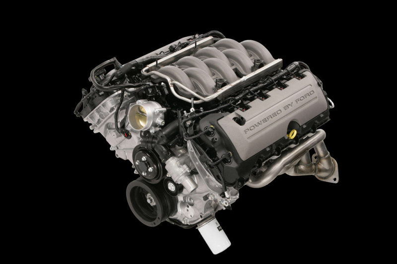 V-образная «восьмерка» 302R Coyote оснащена выпускными коллекторами замысловатой конфигурации. «Формульная» конструкция.