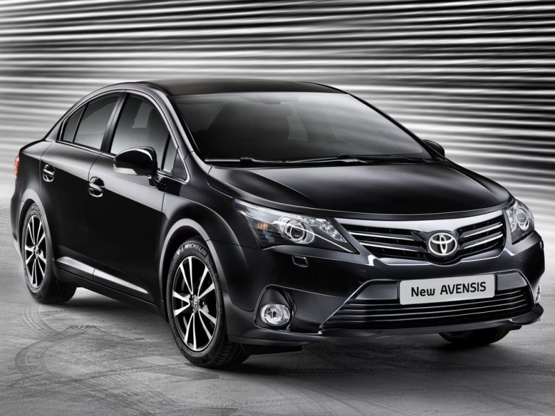Седан Toyota Avensis 2012