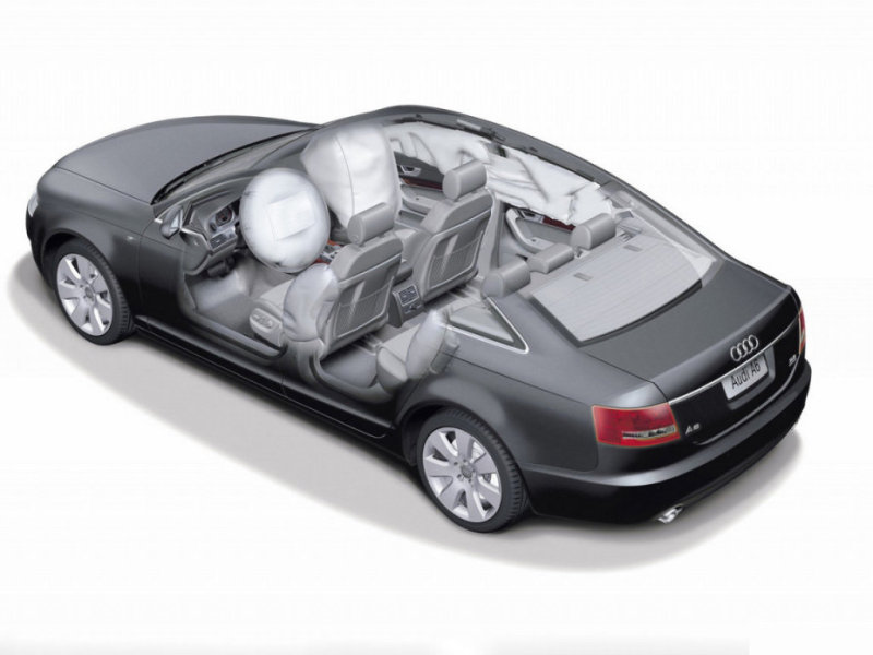 В защищённости A6 сомневаться не стоит. Прочный кузов и множество подушек безопасности в случае чего позаботятся о Вас и вашей семье.