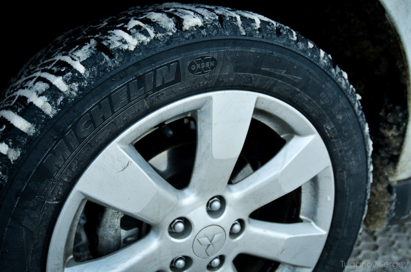 «Зеленые» шины Michelin Latitude Cross сделаны для полноприводных кроссоверов с легковым поведением. Они одинакового хороши на всех покрытиях, тем не менее, назвать их выдающимися нельзя.