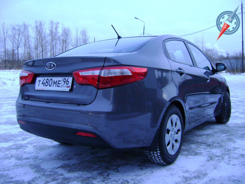 Только посмотрите, какие изящные фонари и подштамповка в виде спойлера.