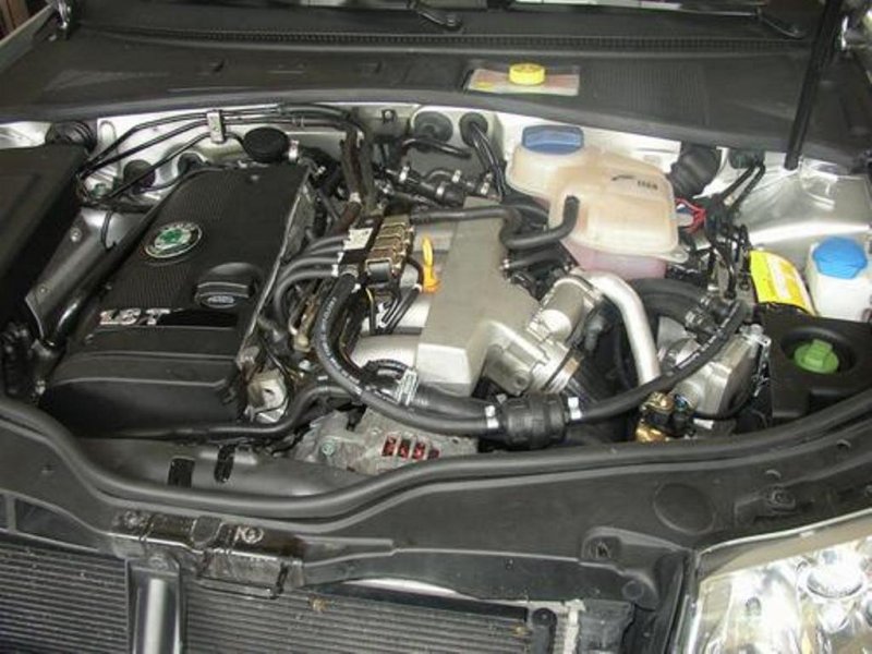 Самый любимый автолюбителями 1,8-литровый турбированный бензиновый мотор, зарекомендовавший себя с лучшей стороны.