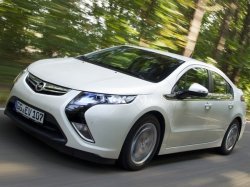 Первые европейские покупатели начали получать электромобили Opel Ampera