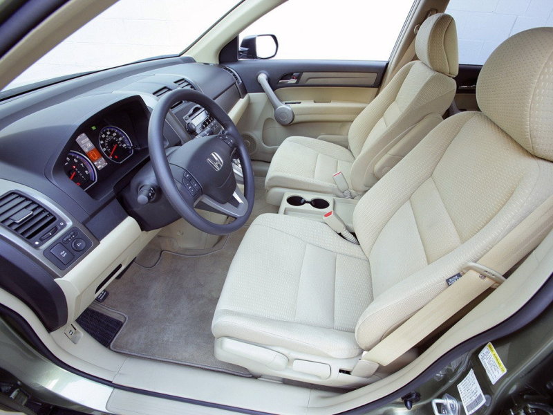 Тряпичный салон дольше сохраняет первозданный вид