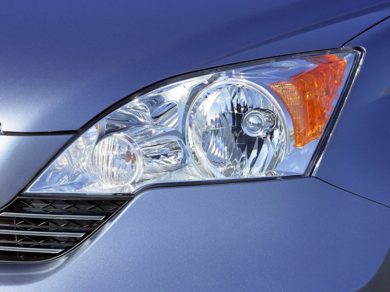 Головная оптика со временем мутнеет и значительно теряет свои первоначальные свойства