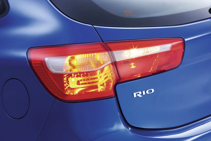 Хэтчбек KIA Rio 2012 (российская версия)