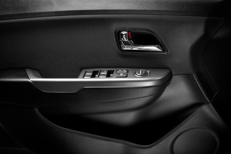 Хэтчбек KIA Rio 2012 (российская версия)