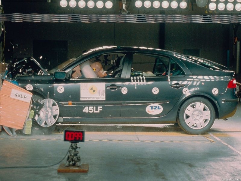 Renault Laguna II показала прекрасный результат краш-теста безопасности автомобиля по EuroNCap – 5 звезд.