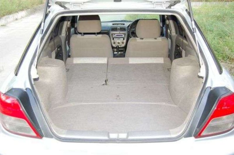 Багажное отделение у хэтчбека способно вместить много вещей.