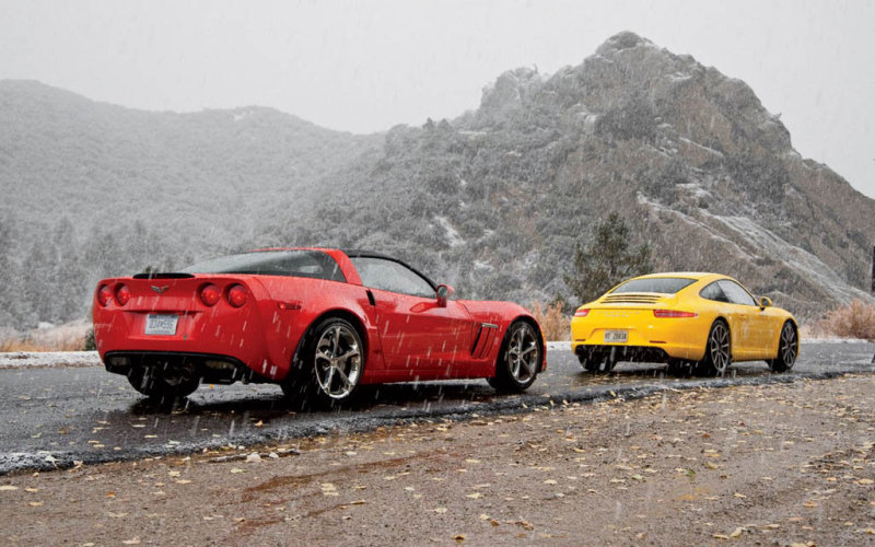 В пробеге под дождем и мокрым снегом Carrera S оставил американский Corvette позади.
