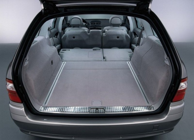 В такой «вагон» поместится и холодильник, и даже что-нибудь еще