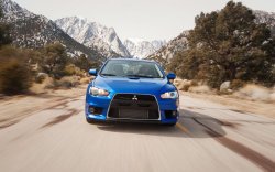 Mitsubishi Lancer Evolution 2012: Боевой седан