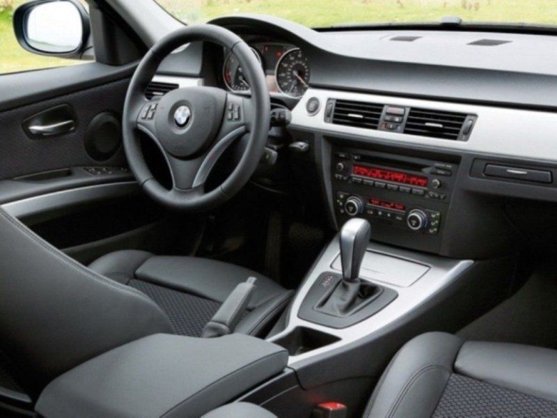 В более ранних версиях на торпедо отсутствует большой дисплей