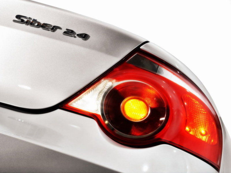 Даже фонари такие же