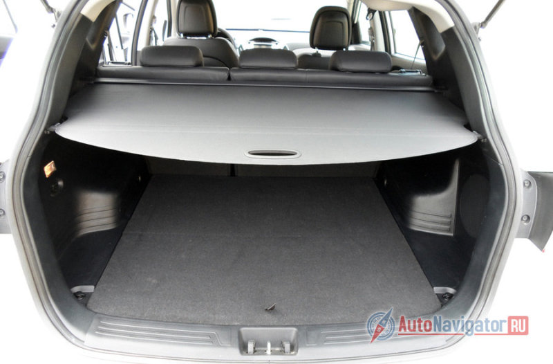 От любопытных глаз поклажу можно закрыть складной шторкой 