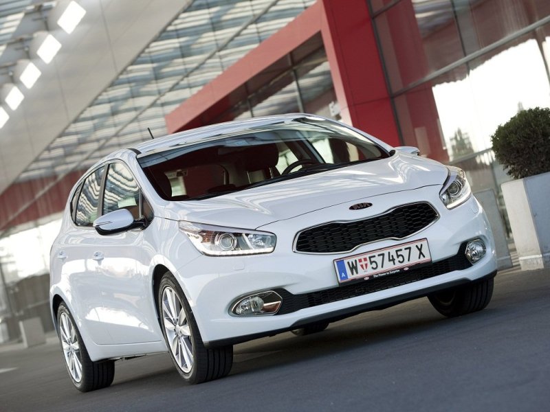 KIA Ceed 2012: Быстрее, выше, сильнее!