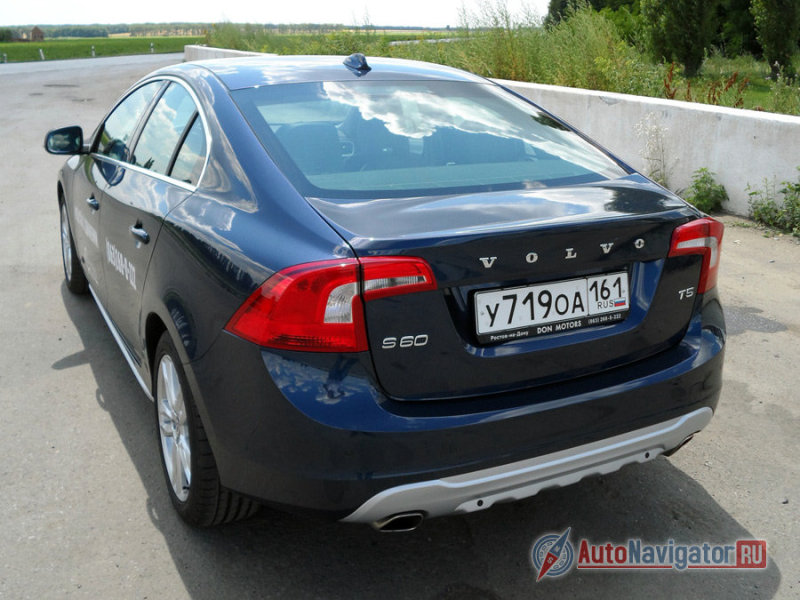 Качество сборки Volvo S60 находится на высоком уровне, однако мелкие огрехи всё же встречаются: связаны они, прежде всего, с креплением пластикового обвеса к кузову