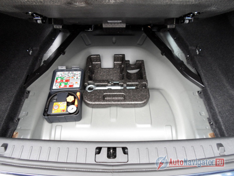 Ремнабор от Volvo. Запасное колесо в данной комплектации не предусмотрено