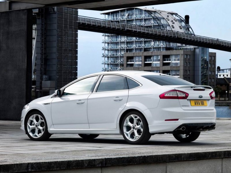 Ford Mondeo хэтчбек 2010-