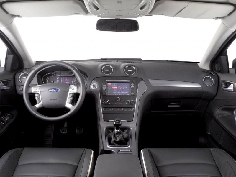 Интерьер Ford Mondeo