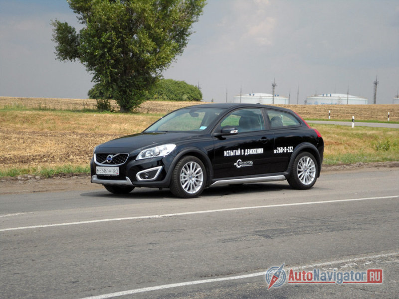 Серебристый пластиковый обвес устанавливается за дополнительную плату