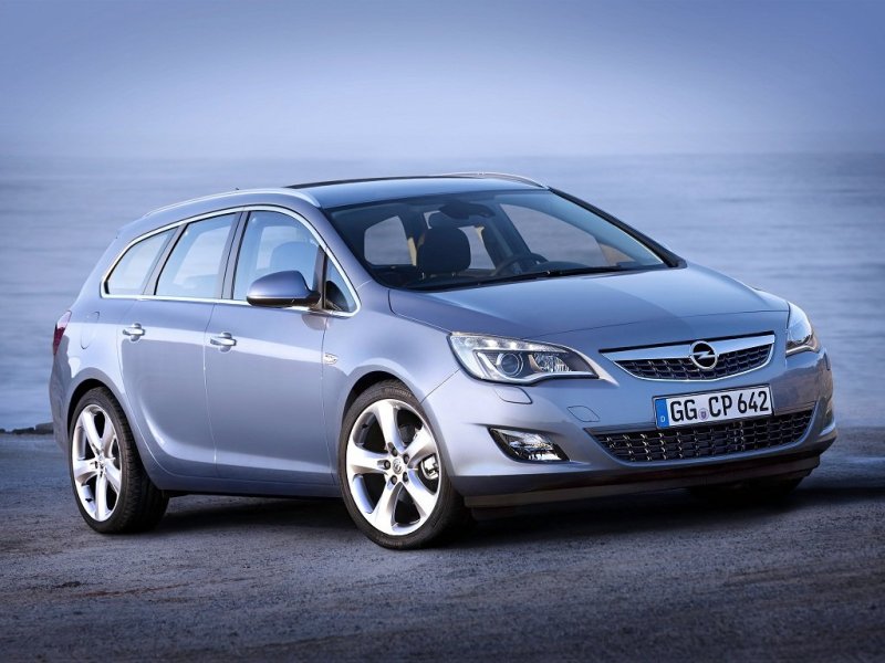 Opel Astra Sports Tourer: Практичный трудяга
