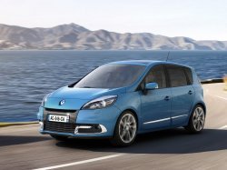 Renault Scenic 2012: Шарм и практичность