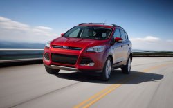 Ford Escape 2013: Динамичный и практичный