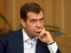 Дмитрий Медведев считает, что доверенности нужно отменить