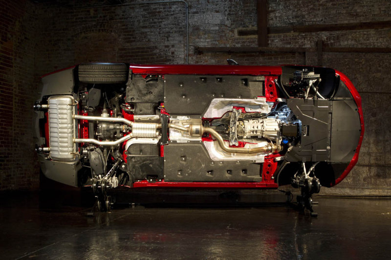 Облицовка днища спорт-седана способствует созданию «граунд»-эффекта