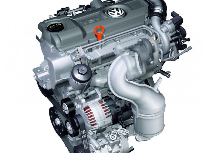 Поэтому его заменили 1,8-литровой турбированной установкой, за которой также нужен "глаз да глаз" 