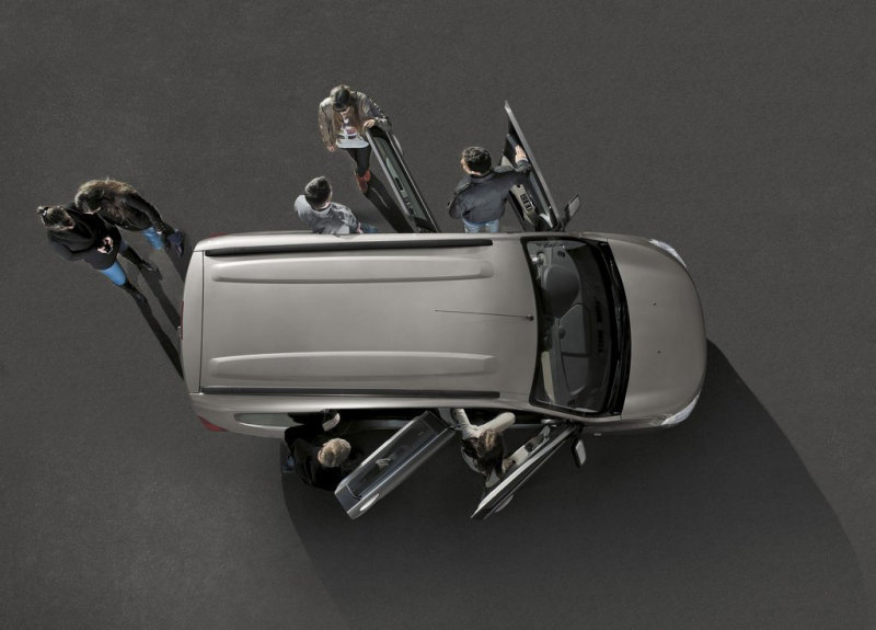 Новый вэн принимает на борт до 7 пассажиров