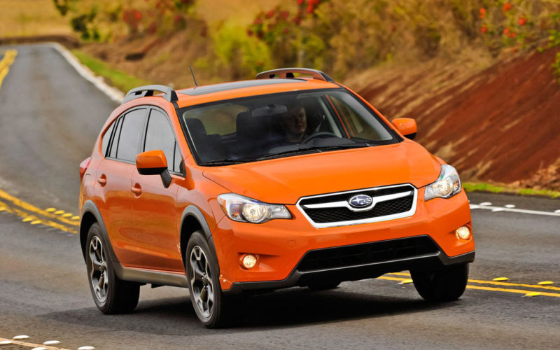 «Икс-ви» неплохо смотрится на узком серпантине летом…