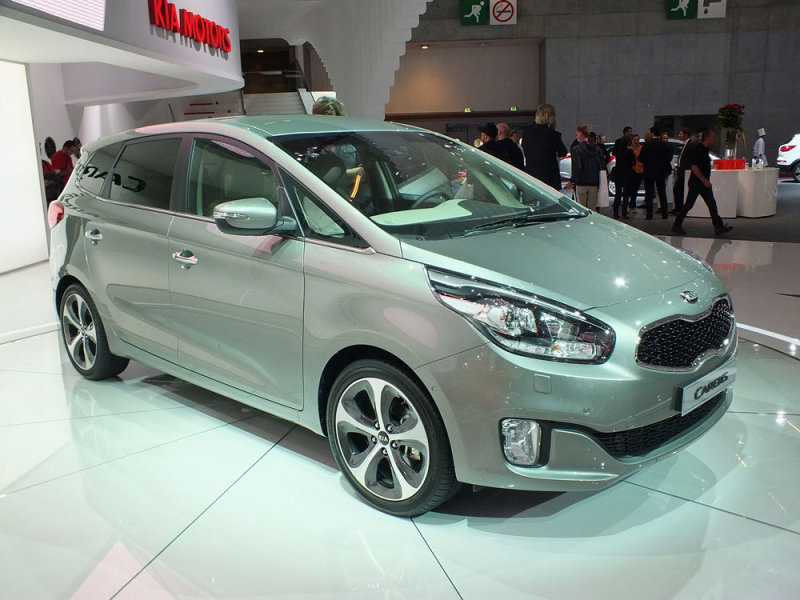 Paris Motor Show 2012: Kia Carens