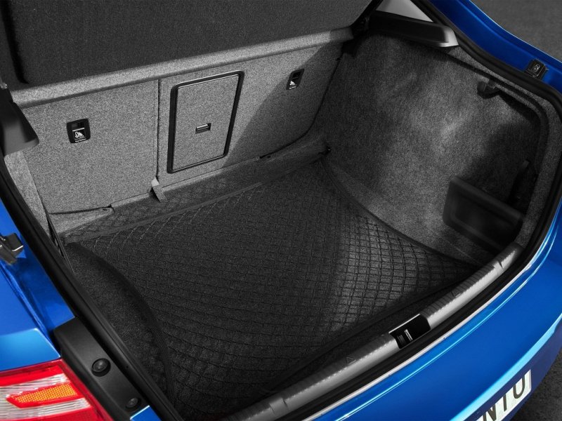 Минимальный объем багажного отсека достигает 550 литров.