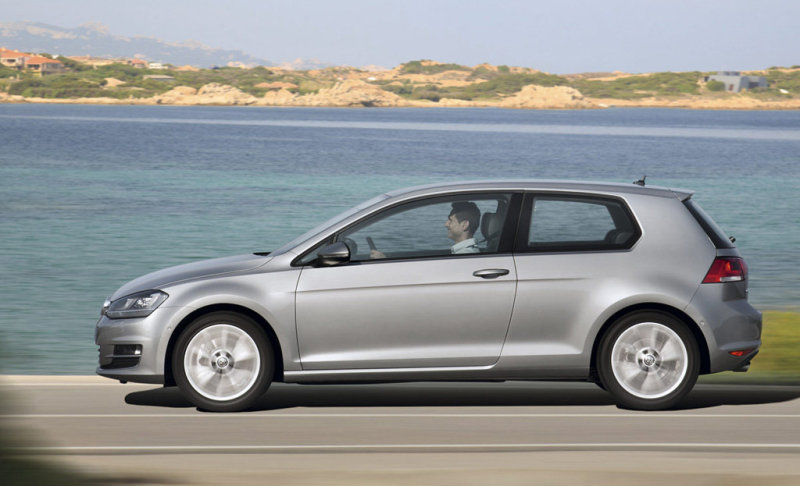 Golf VII чуть длиннее прежнего, а линия крыши идет немного ниже