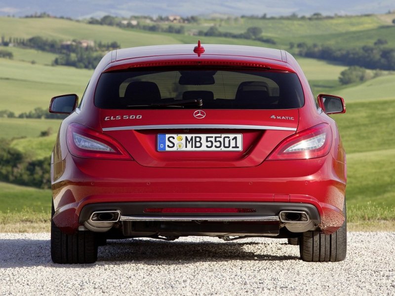 Корма смотрится породисто - скромная высота и внушительная ширина