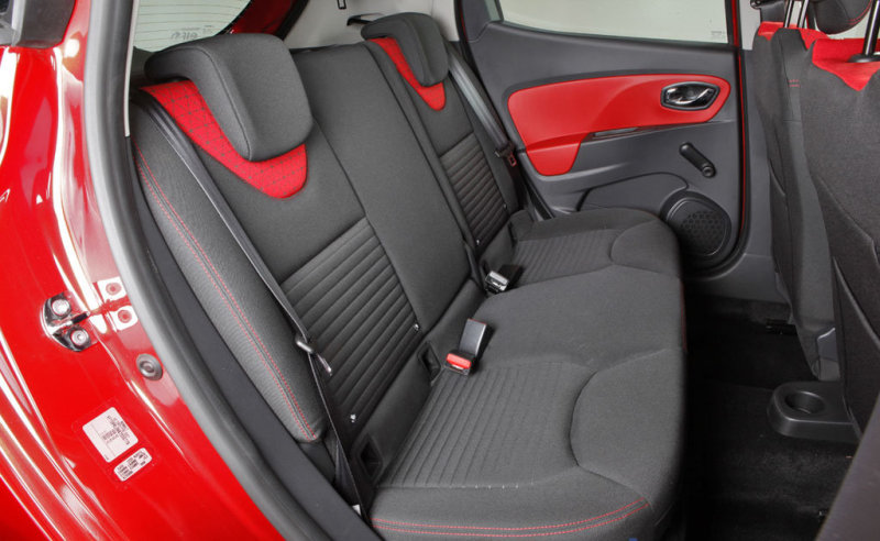 Вдвоем во 2-м ряду свободно и удобно