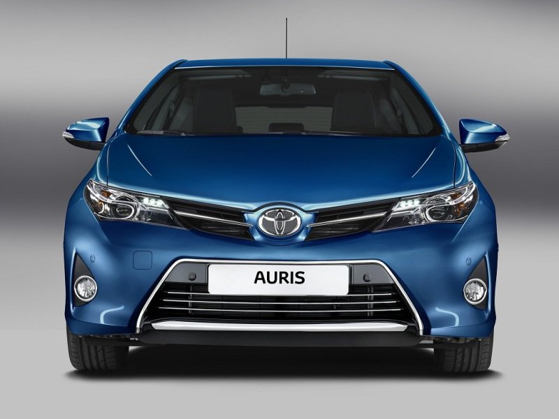 Toyota Auris 2012: Специфичный