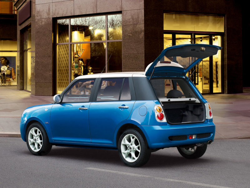 Ниспадающая линия крыши и восходящая подоконная линия