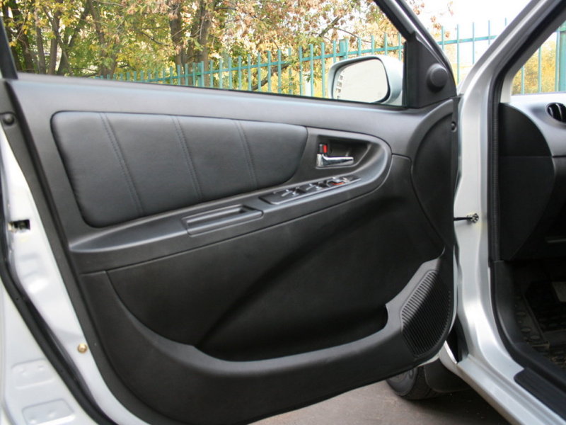 Конструкционные особенности модели вылились пользователям плохо закрывающимися дверями