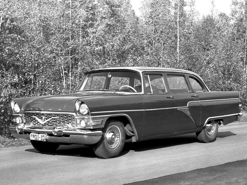 Передок «Чайки» ГАЗ-13 аккуратно повторял Packard 1955 года